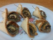 Una foto de champignones una cesta