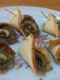 Una foto de Cestitas rellenas de champiñones con base de paté 😋