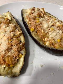 Una foto de Melanzane alla parmigiana (berenjenas rellenas al microondas)