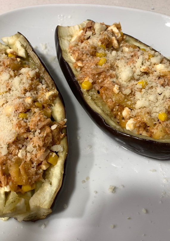Una foto de Melanzane alla parmigiana (berenjenas rellenas al microondas)