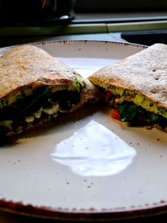 Zöldséges - tojásos quesadilla recept fotója