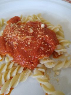 Una foto de Pasta con salsa de jitomate