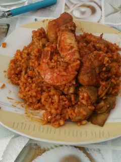 Una foto de Paella mar y montaña a mi manera