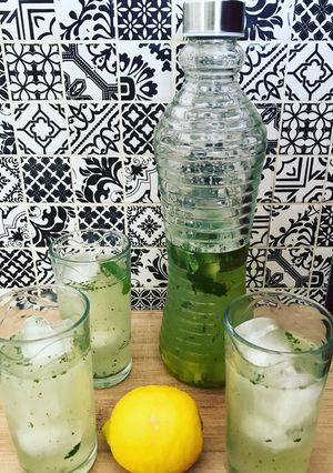 Une photo de Boisson rafraîchissante menthe citron