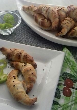 "Májkrémes-sajtos, gyors uzsonnakifli" recept fotója
