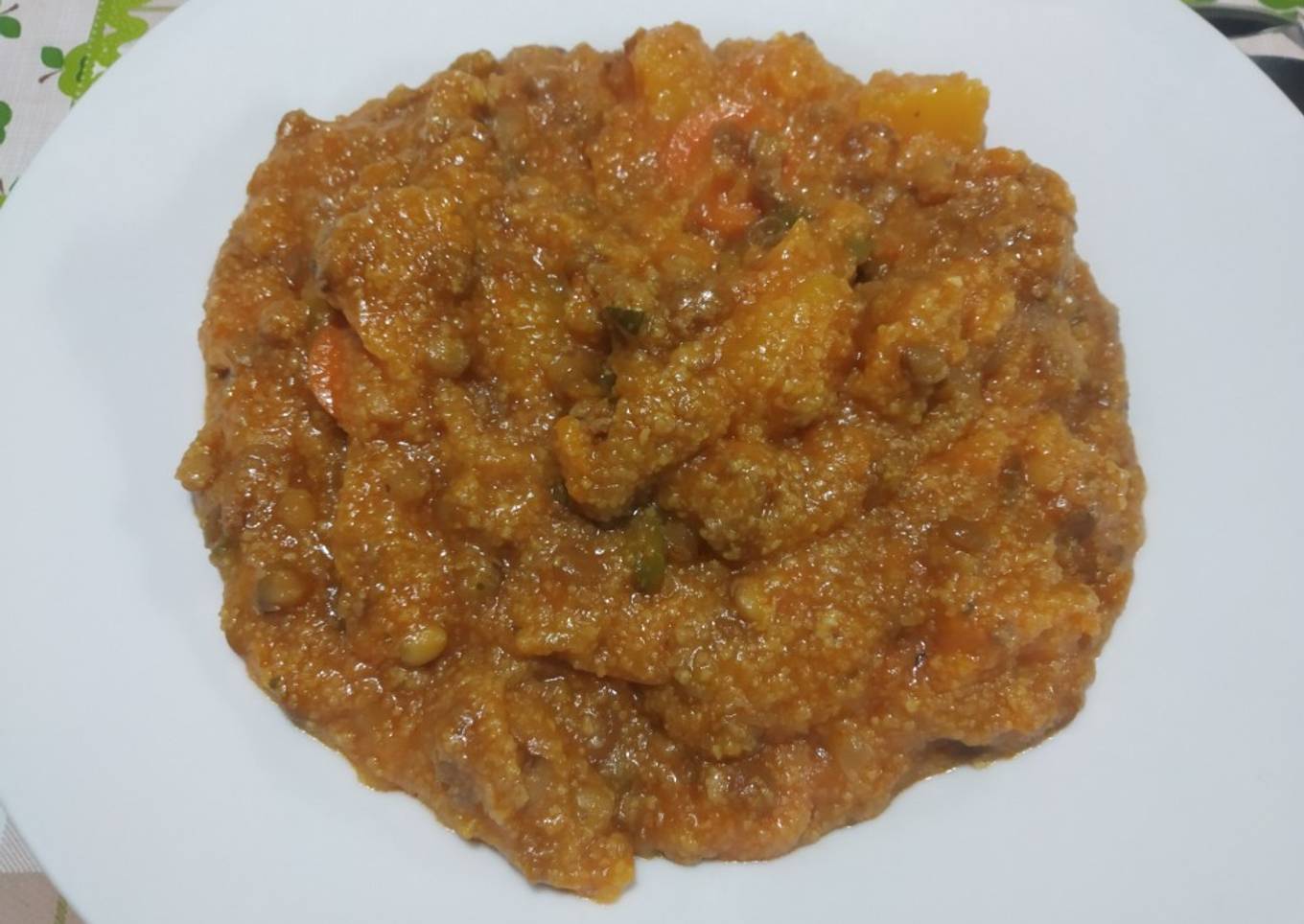 Guiso naranja de polenta y calabacin