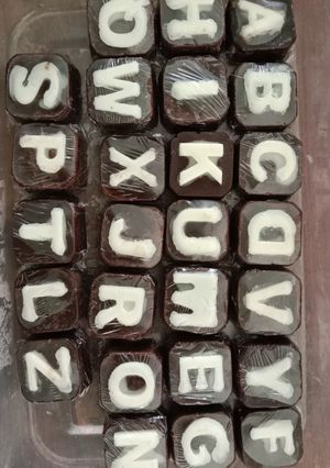 Foto resep Coklat Huruf isi Kismis (ide bakulan)