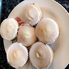 A picture of Easy Vanilla cupcake.