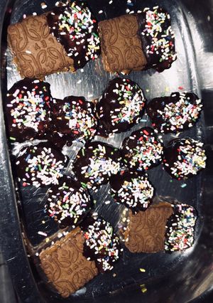 Una foto de Alfajorcitos y trufas bañados en chocolate (2da receta de chocotrufas)