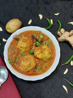 बटाटा वडा सांबार (Batata vada sambar recipe in marathi) रेसिपी चे मुख्य फोटो
