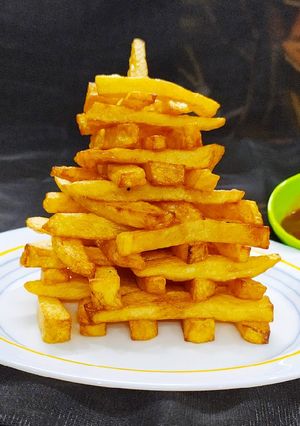 ફ્રેન્ચ ફ્રાઈસ (French Fries Recipe In Gujarati) રેસીપી મુખ્ય ફોટો