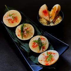 A picture of Batata Vada Stuffed Idli.
