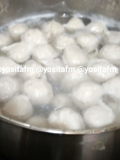 Foto resep Bakso Ayam Homemade #berburucelemekemas #resolusi2019 #menu1
