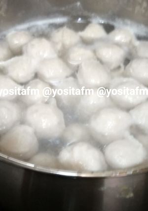 Foto resep Bakso Ayam Homemade #berburucelemekemas #resolusi2019 #menu1