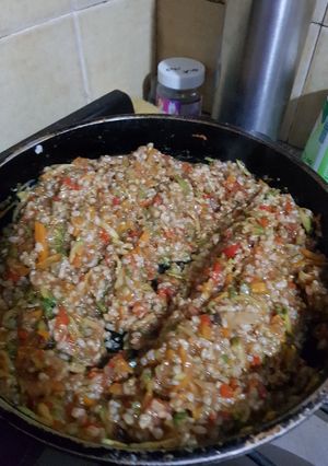 Una foto de Arroz yamaní salteado con vegetales con sabor oriental