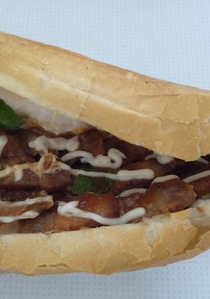 Hình của món Bánh Mì Xá Xíu (sử dụng gói xá xíu).