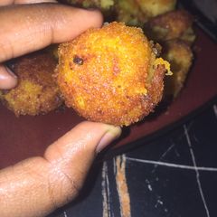 A picture of Potatoe ball.