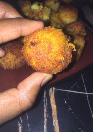 A picture of Potatoe ball.
