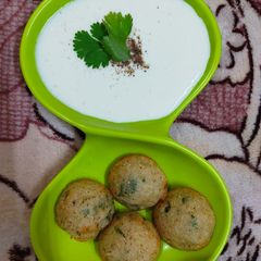 A picture of Appe with dahi.