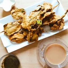 A picture of Palak crispy pakoray.