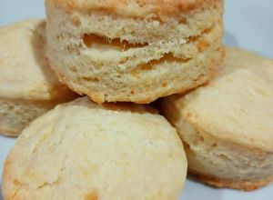 Una foto de Scones de queso 🧀