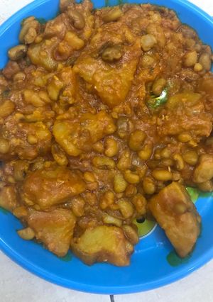 A picture of Yam and plantain porridge.