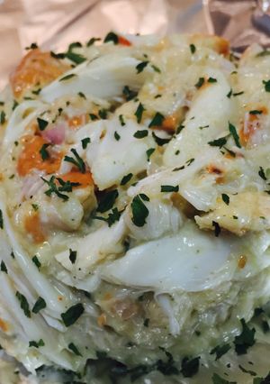A picture of Doc's crab cakes.