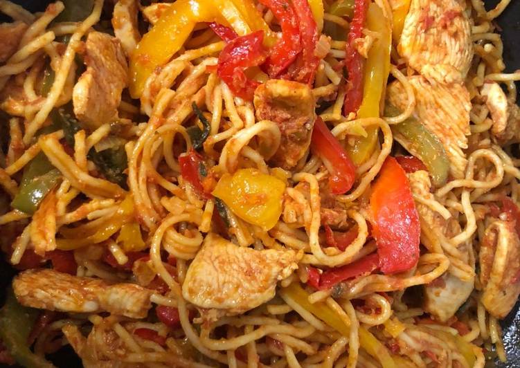 Chicken noodles stir fry