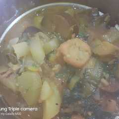 ভেজিটেবল স্পিনাচ সুপ (Vegetables spinach soup recipe in bengali)-レシピのメイン写真