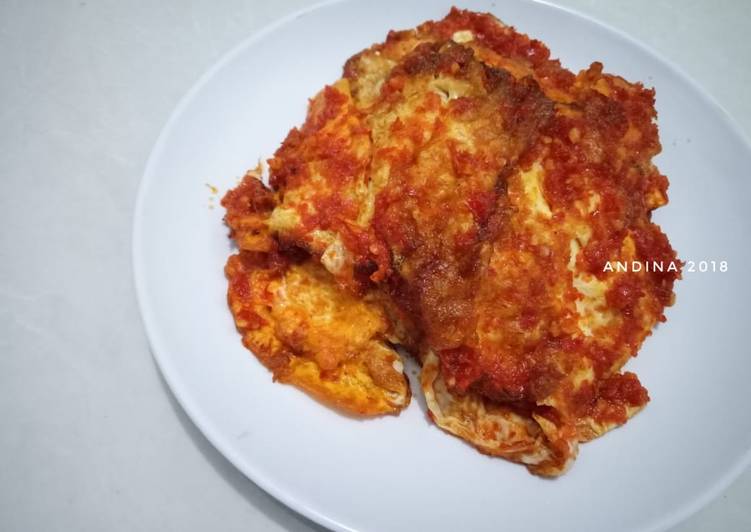 Bagaimana Membuat Telur Goreng Bumbu Balado, Sempurna