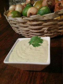Una foto de Mayonesa casera de alcaparras y cilantro