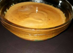 Una foto de Salsa taquera (la famosa de color naranja, es dulce y picosa)