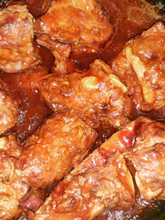 Una foto de Costillas ahumadas bbq con chile