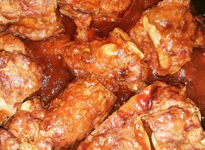 Una foto de Costillas ahumadas bbq con chile