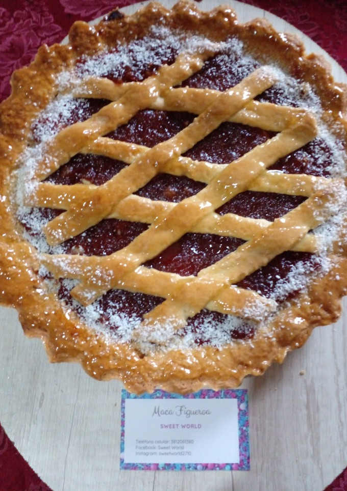 Una foto de Pastafrola con dulce de membrillo