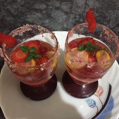 A picture of Strawberries mojito.