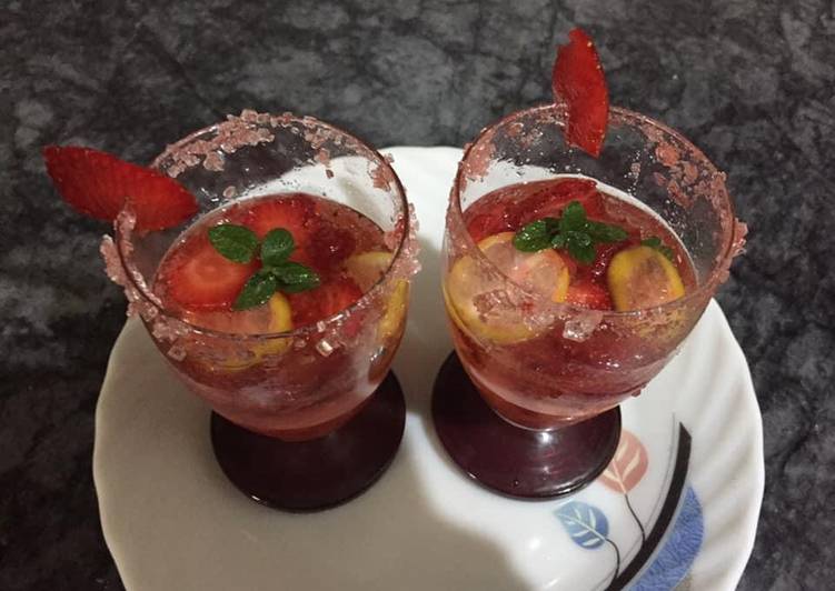 Strawberries mojito