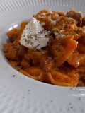 Farfalle en salsa cremosa de chorizo picante y mascarpone