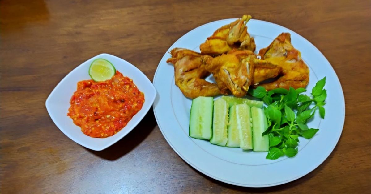 Resep ayam penyet sederhana ala Shebb's Kitchen