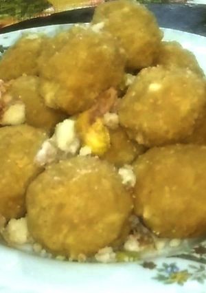 A picture of Wheat Flour Ladoo.