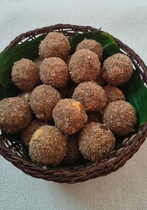 A picture of Poha balls.