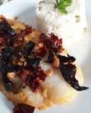 Filete de pescado al mojo de ajo