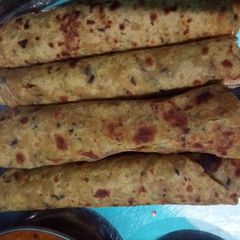 A picture of Methi thepla.