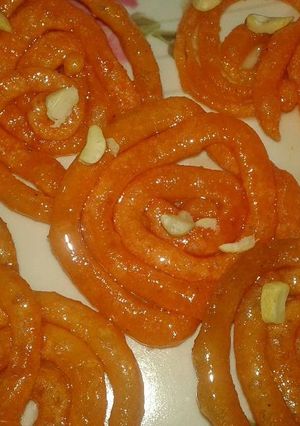 जल्दी बनने वाली जलेबी (Instant Jalebi recipe in hindi) रेसिपी मुख्य फोटो