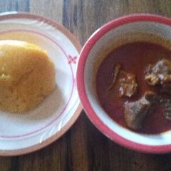 A picture of Banga soup with starch.