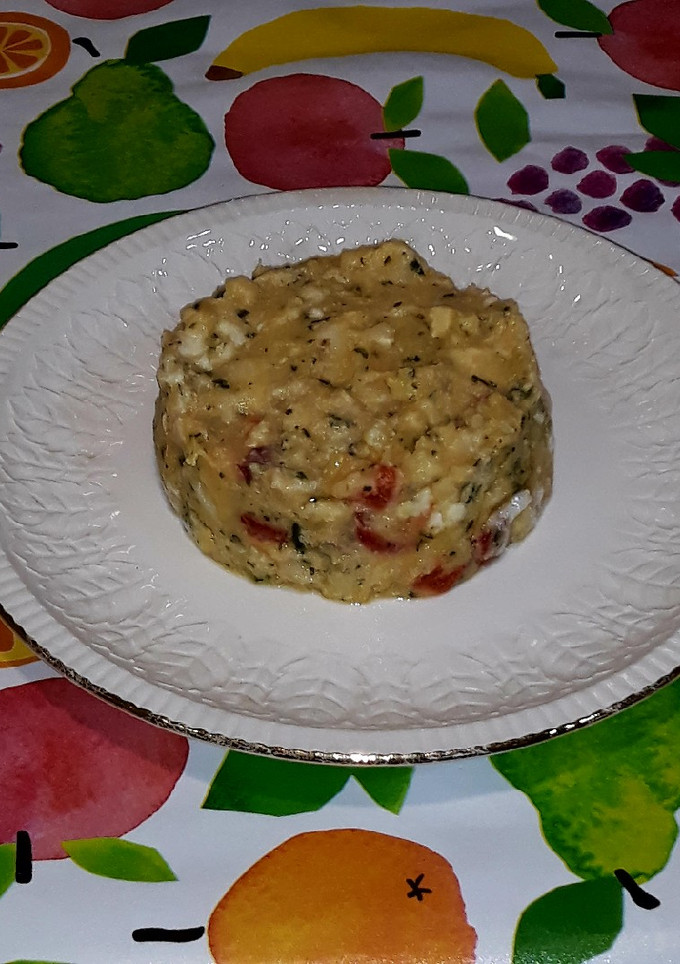 Una foto de Pastel de patata con bacalao y pimiento rojo