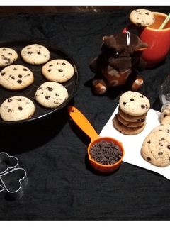 চকো চিপস ক্যুকিজ(choco chips cookies recipe in Bengali) রেসিপির প্রধান ছবি