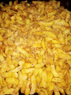A picture of Garlic Herb Roasted Potatoes.