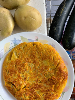 Una foto de Tortilla de patatas sin huevo