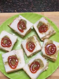 सैंडविच(sandwich recipe in hindi) रेसिपी मुख्य फोटो